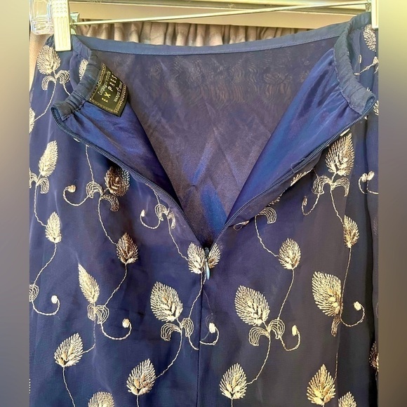 VINTAGE express navy skirt with tan embroidery sz 7/8 - Picture 7 of 7